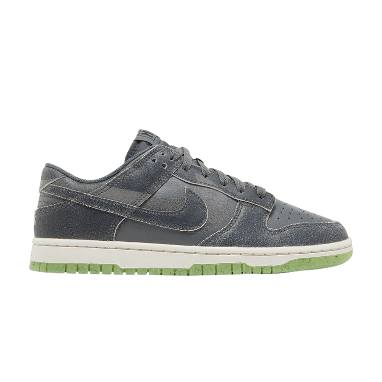 Nike Dunk Low SE Halloween Cauldron