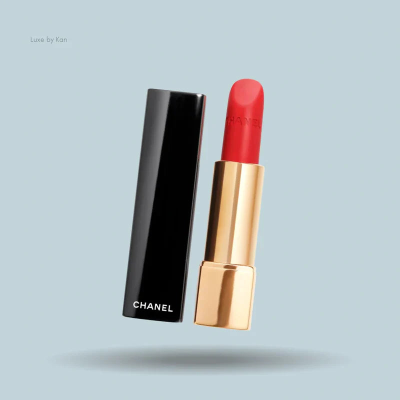 CHANEL
ROUGE ALLURE VELVET
Luminous Matte Lip Colour