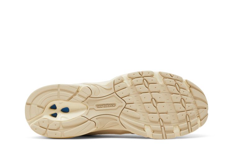 530 Beige Angora