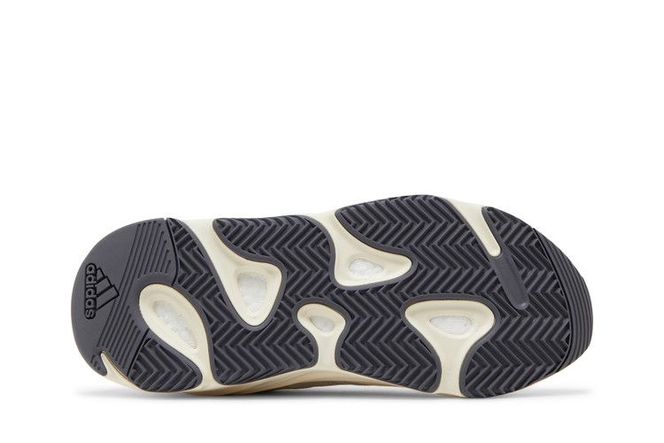 Yeezy Boost 700 Analog