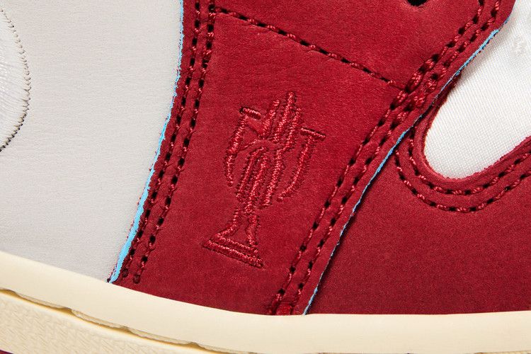 Trophy Room x Air Jordan 1 Retro Low OG SP Rookie Card - Home