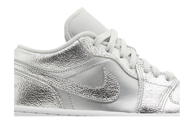 Wmns Air Jordan 1 Low SE 'Metallic Silver'