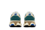 New Balance 9060 New Spruce Peach Blossom