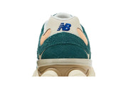 New Balance 9060 New Spruce Peach Blossom