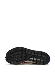 x sacai VaporWaffle "Sport Fuchsia" sneakers