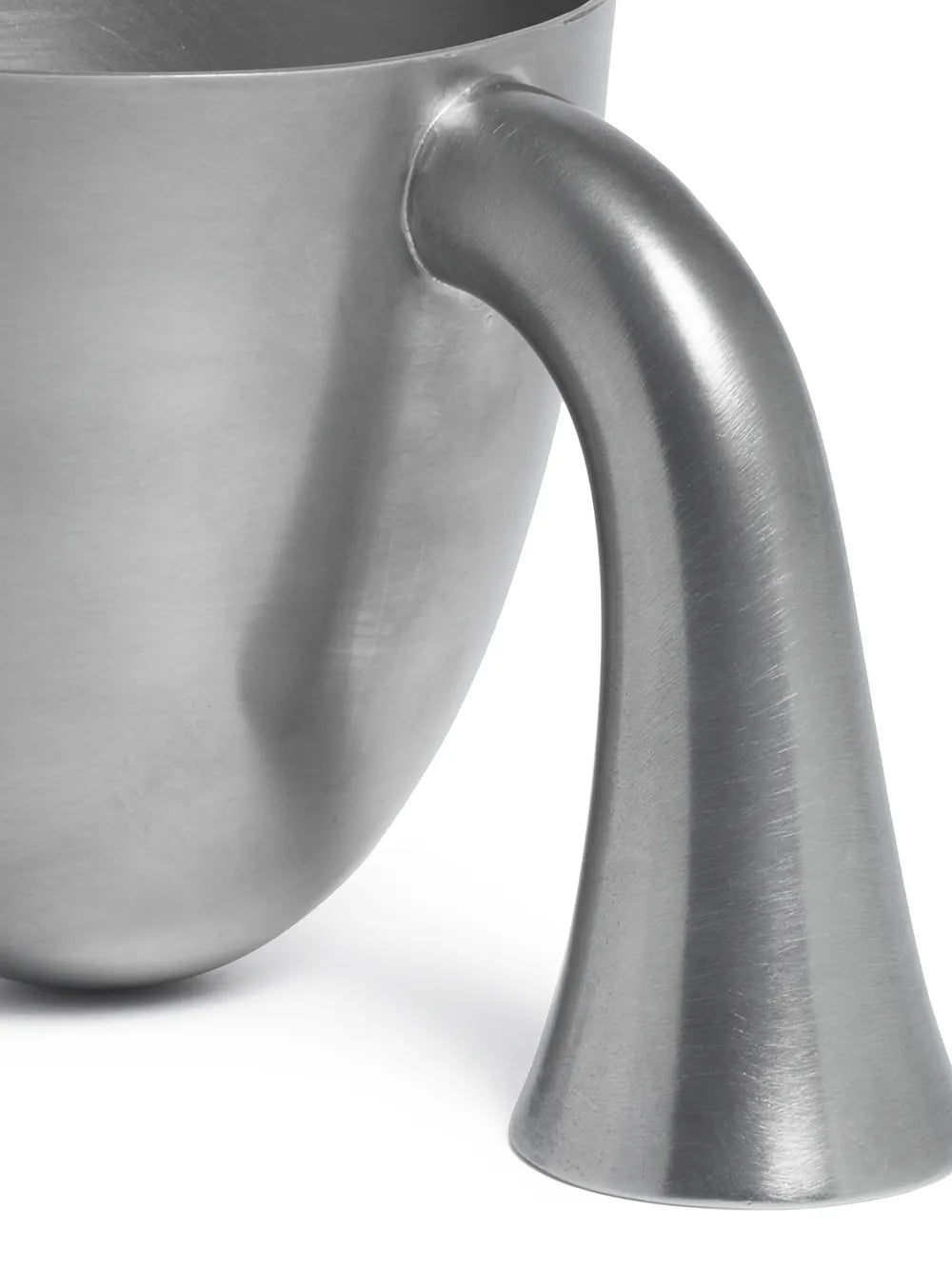 tin support jug