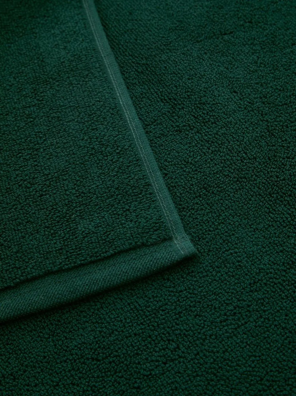 logo-patch bath mat