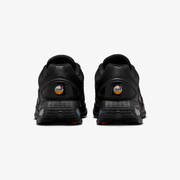 Nike AIR MAX DN { BLACK/BLACK-BLACK-MTLC DARK GREY