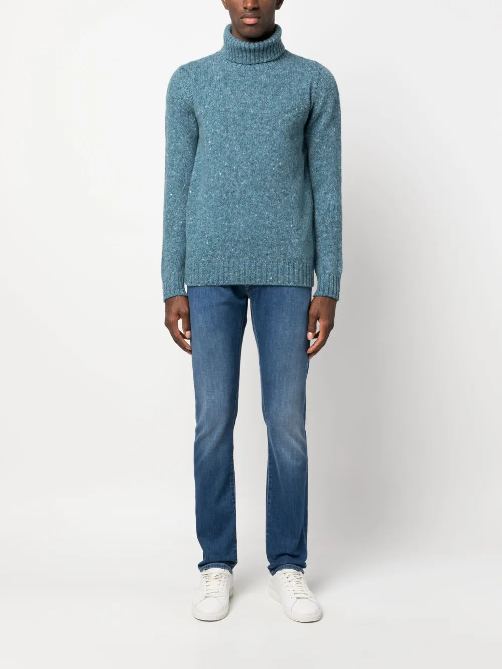 mid-rise tapered-leg jeans