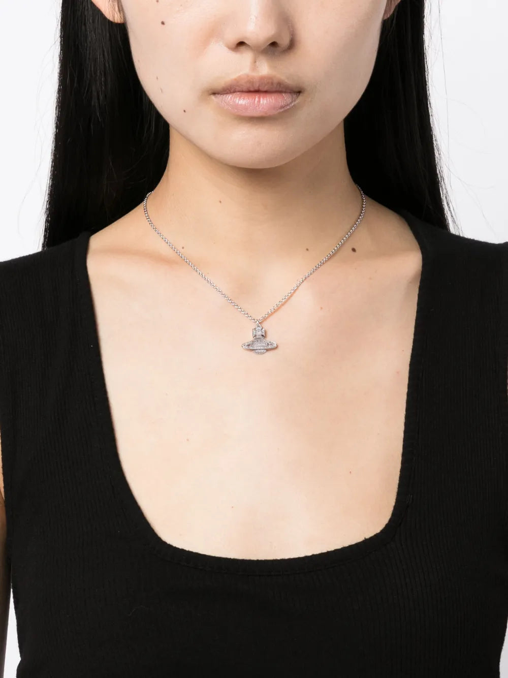 Orb-pendant chain necklace