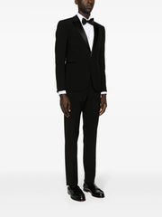 single-breasted tailored suit