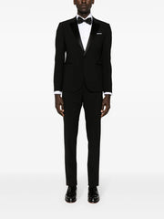 single-breasted tailored suit