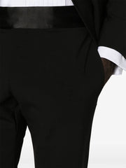 single-breasted tailored suit