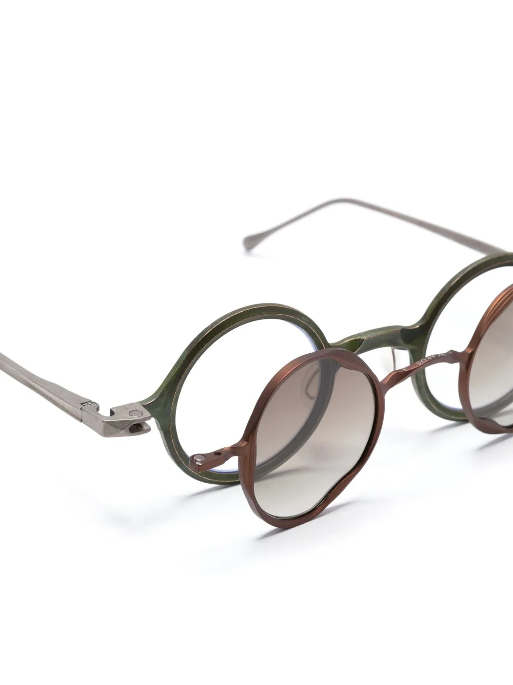 interchangeable-frame sculpted glasses