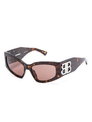 Bossy cat-eye frame sunglasses
