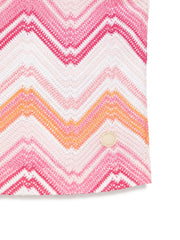 zigzag-woven top