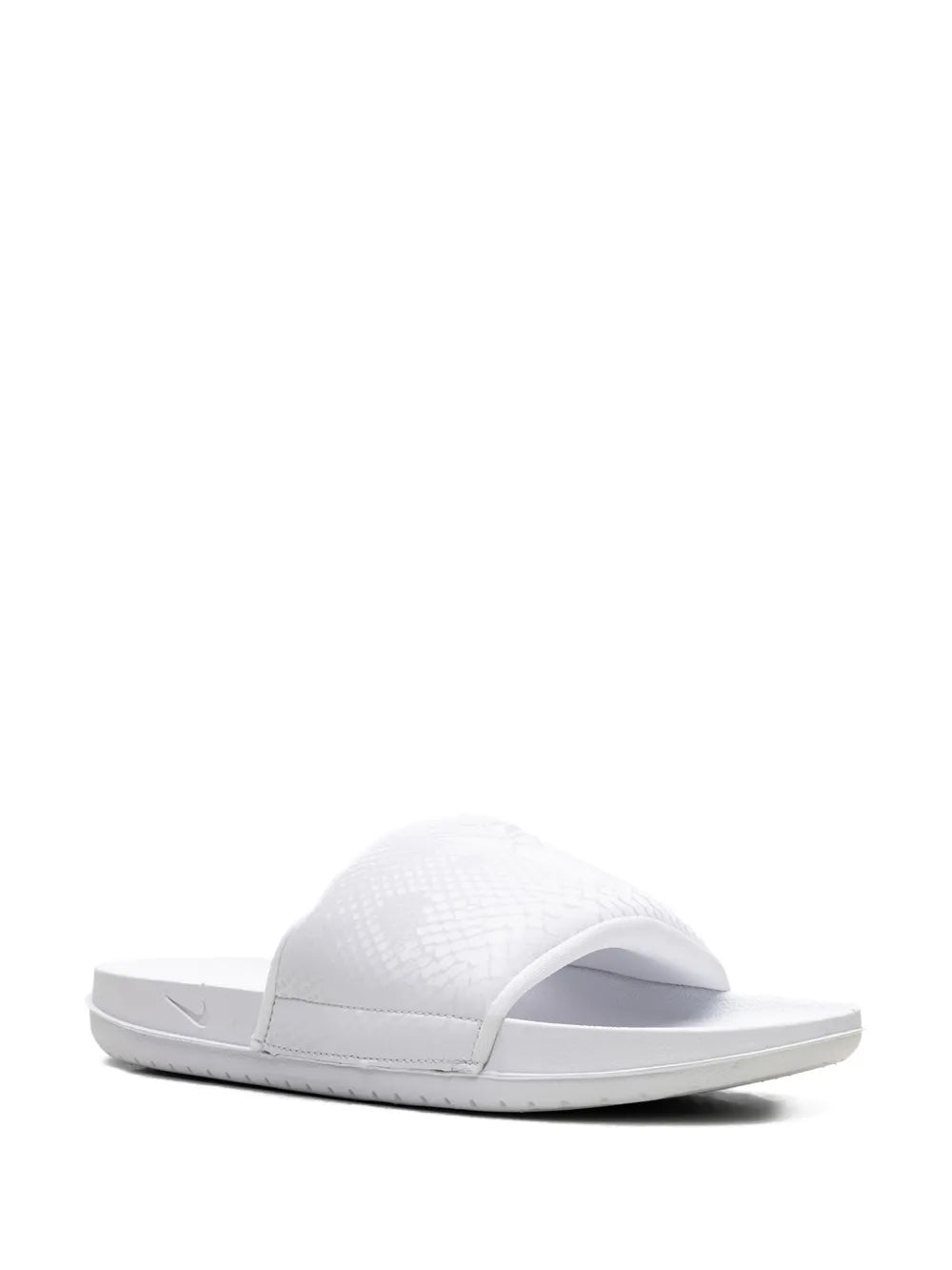 Kobe Offcourt Triple White slides