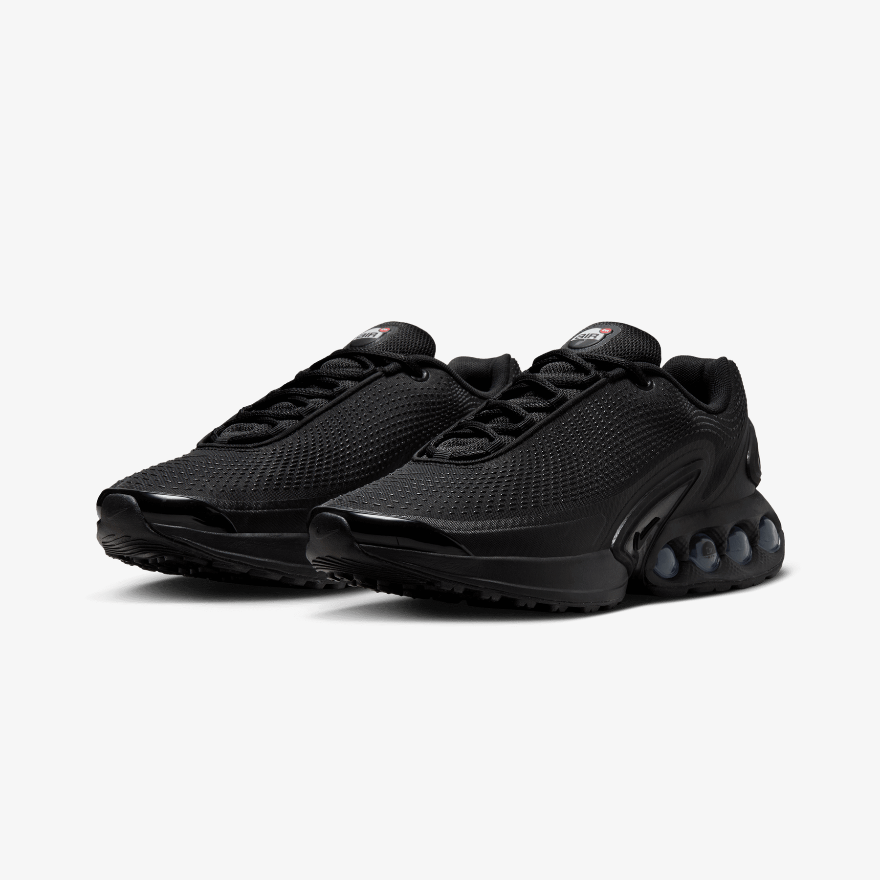 Nike AIR MAX DN { BLACK/BLACK-BLACK-MTLC DARK GREY