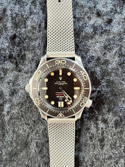 Omega Seamaster Diver 300 MED. 007 TITANIO