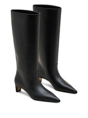 pointed-toe leather boots