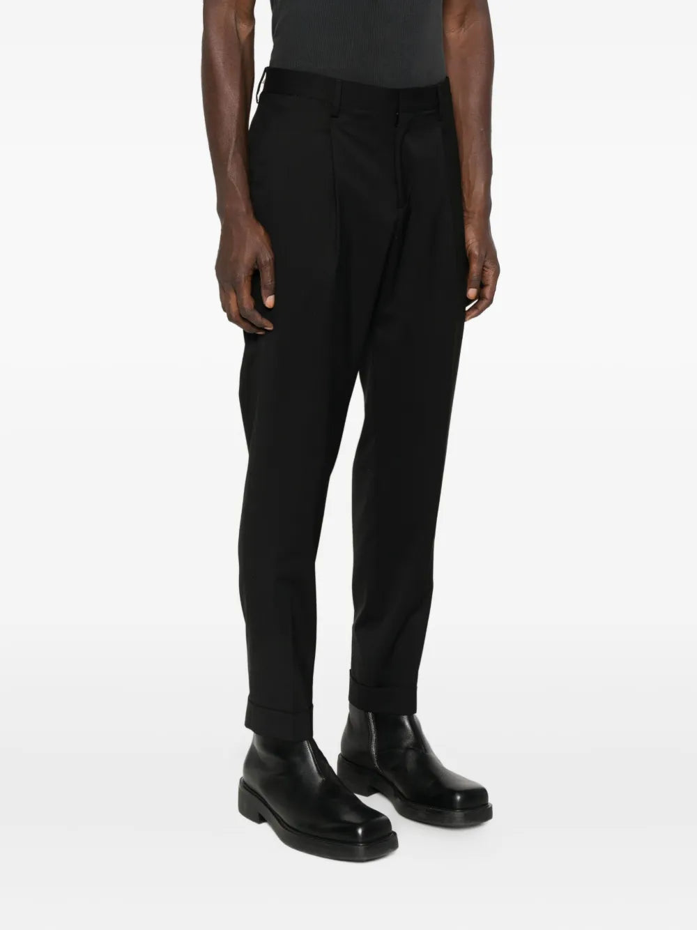 pleated cuffed trousers