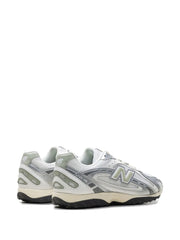 204L sneakers