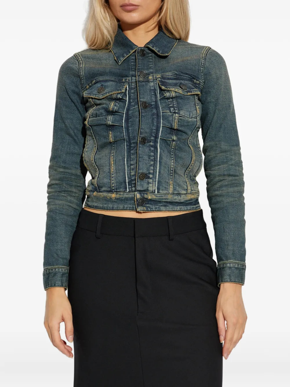 button-fastening denim jacket