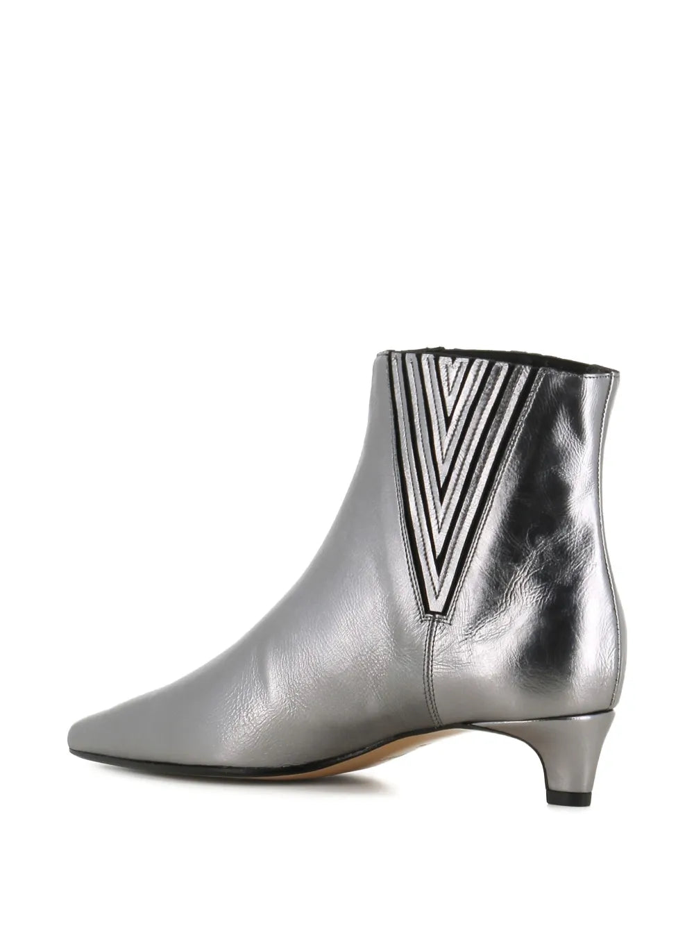 pointed-toe leather boots