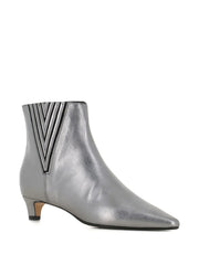 pointed-toe leather boots