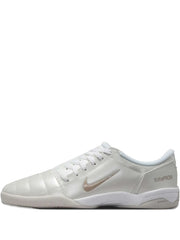 Total 90 Premium low-top sneakers