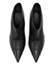 pointed-toe leather boots