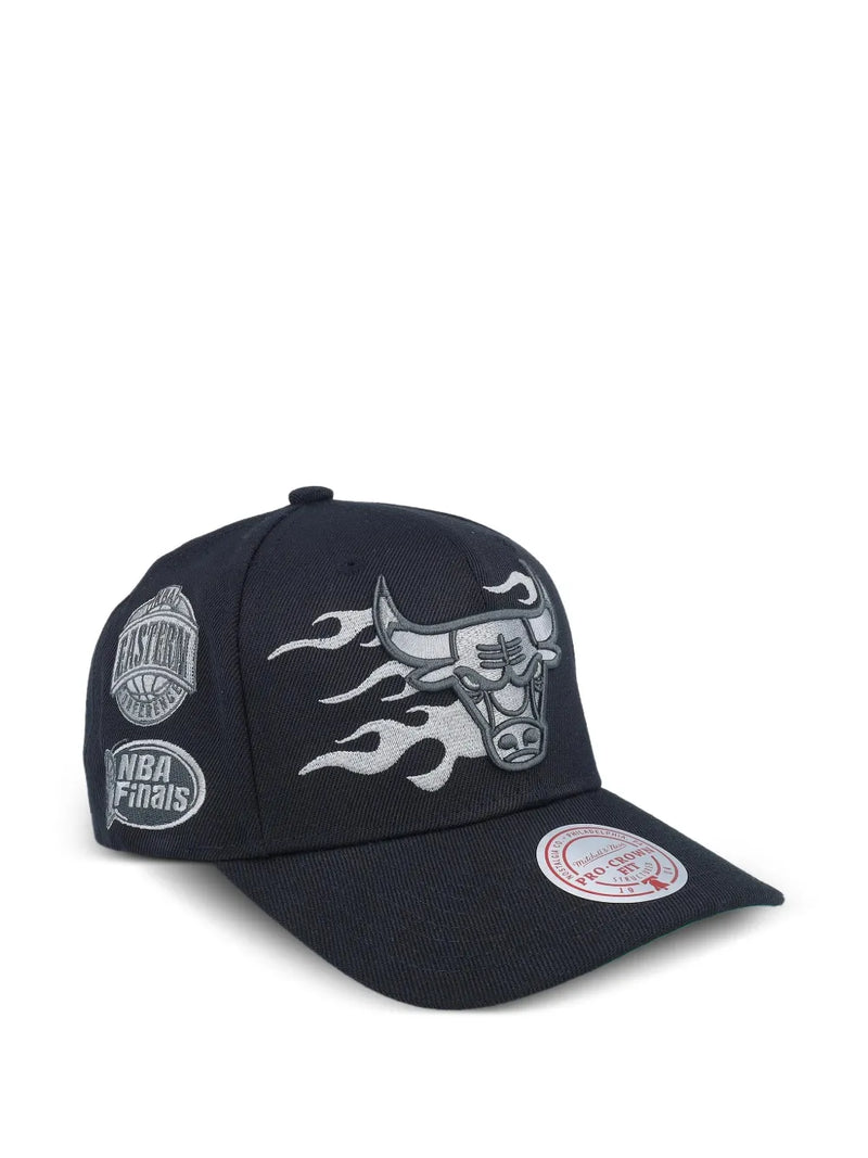NBA Chicago Bulls embroidered snapback cap