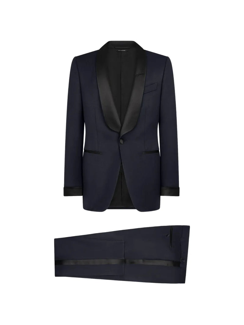 shawl-collar suit