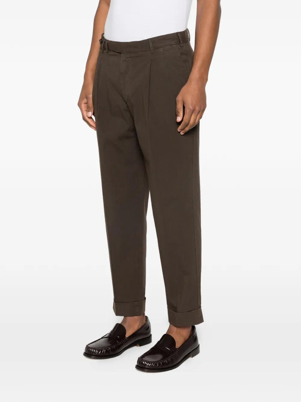pleated cuffed trousers
