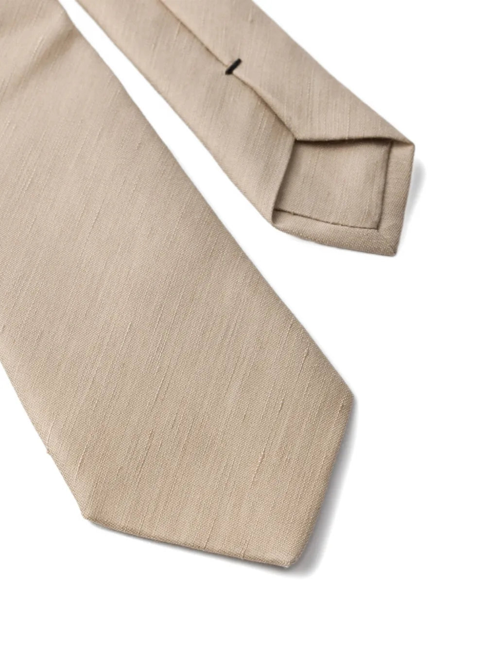 pointed-tip tie