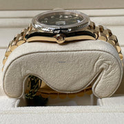 Rolex | Day-Date | 128238-0069 Unworn Green Ombré Diamond Dial | Yellow gold | 36 x 43 mm | Yellow gold | Green | Manual winding