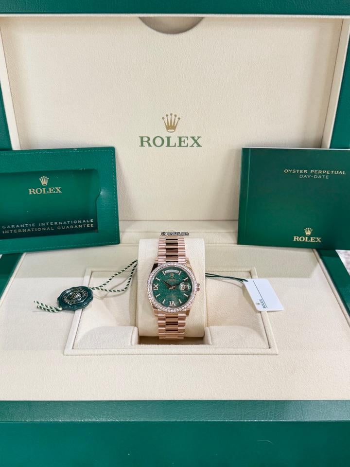 Rolex | Day-Date | 128345RBR | Rose gold | 36 x 43 mm | Rose gold | Green | Automatic