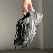 New Balance 740 { BLACK/BLACK CEMENT