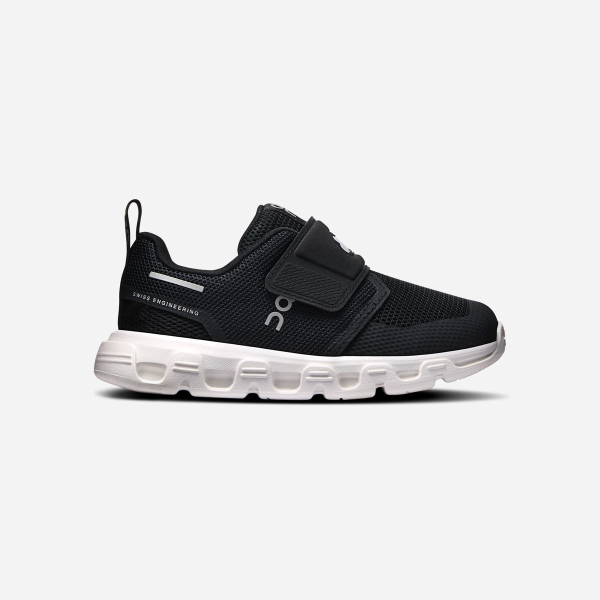 ON Running Cloud Dash Black White