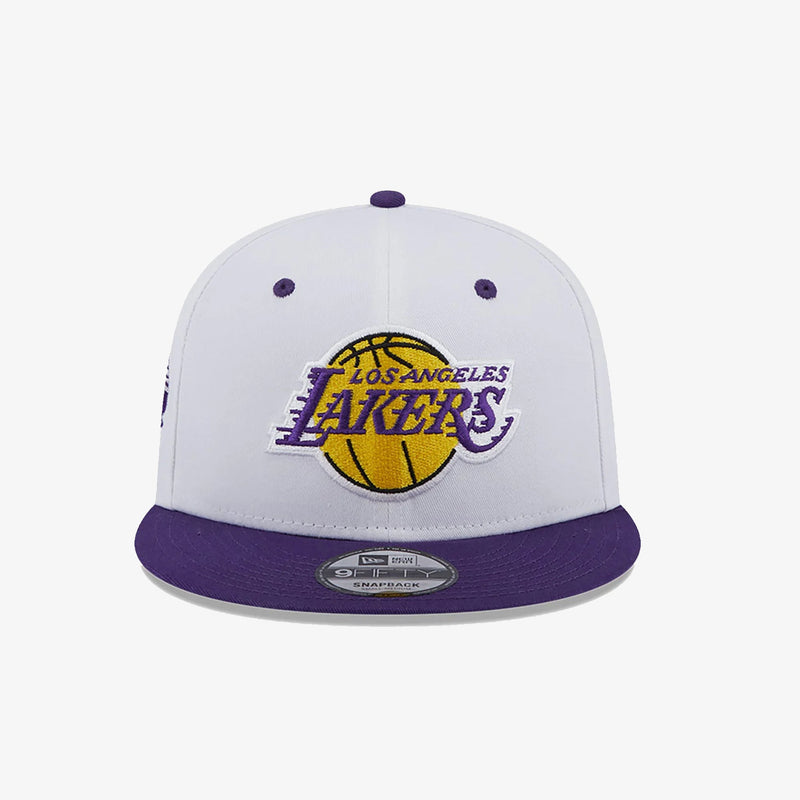 New Era LA LAKERS WHITE CROWN PATCH WHITE 9FIFTY SNAPBACK CAP { WHITE