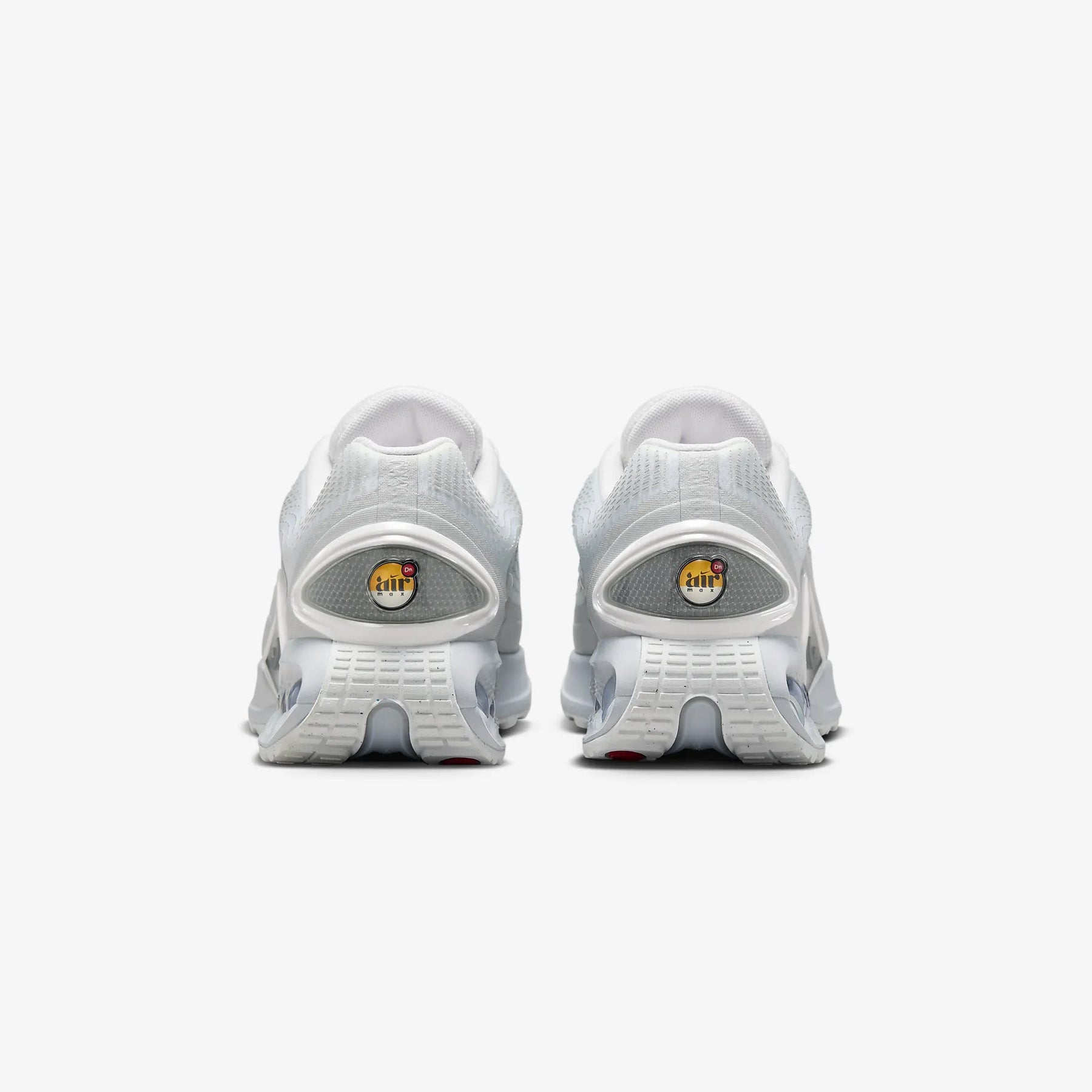Nike AIR MAX DN { WHITE/METALLIC SILVER-PURE PLATINUM
