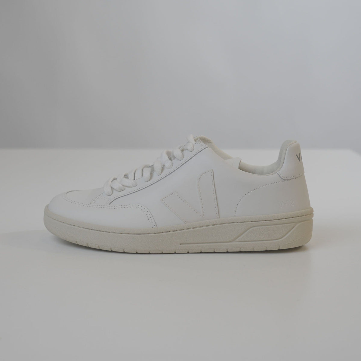 Veja V-12 Leather White Sneakers (UK 6)