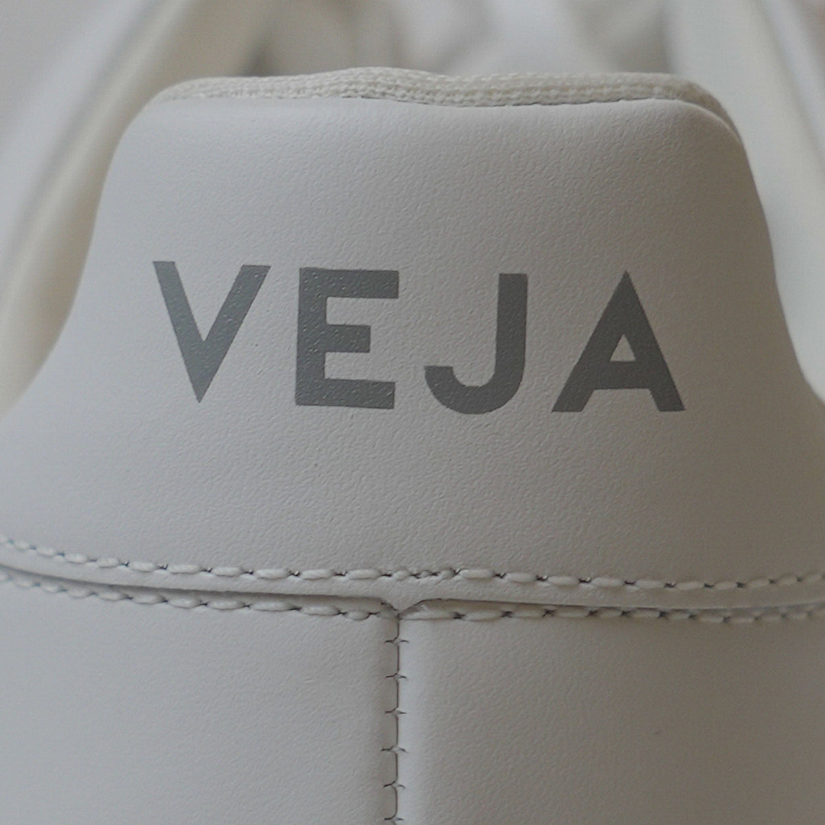 Veja V-12 Leather White Sneakers (UK 6)