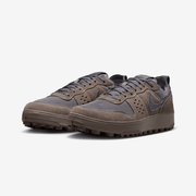 NIKE C1TY { PENCIL POINT/MEDIUM ASH-CAVE STONE