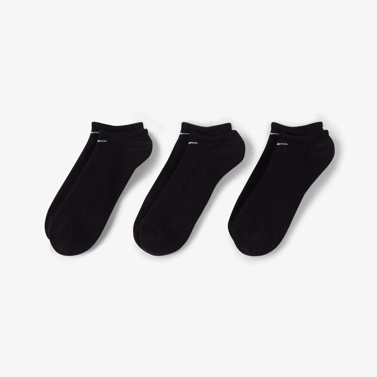 NIKE EVERYDAY CUSHIONED TRAINING NO-SHOW SOCKS { BLACK/WHITE