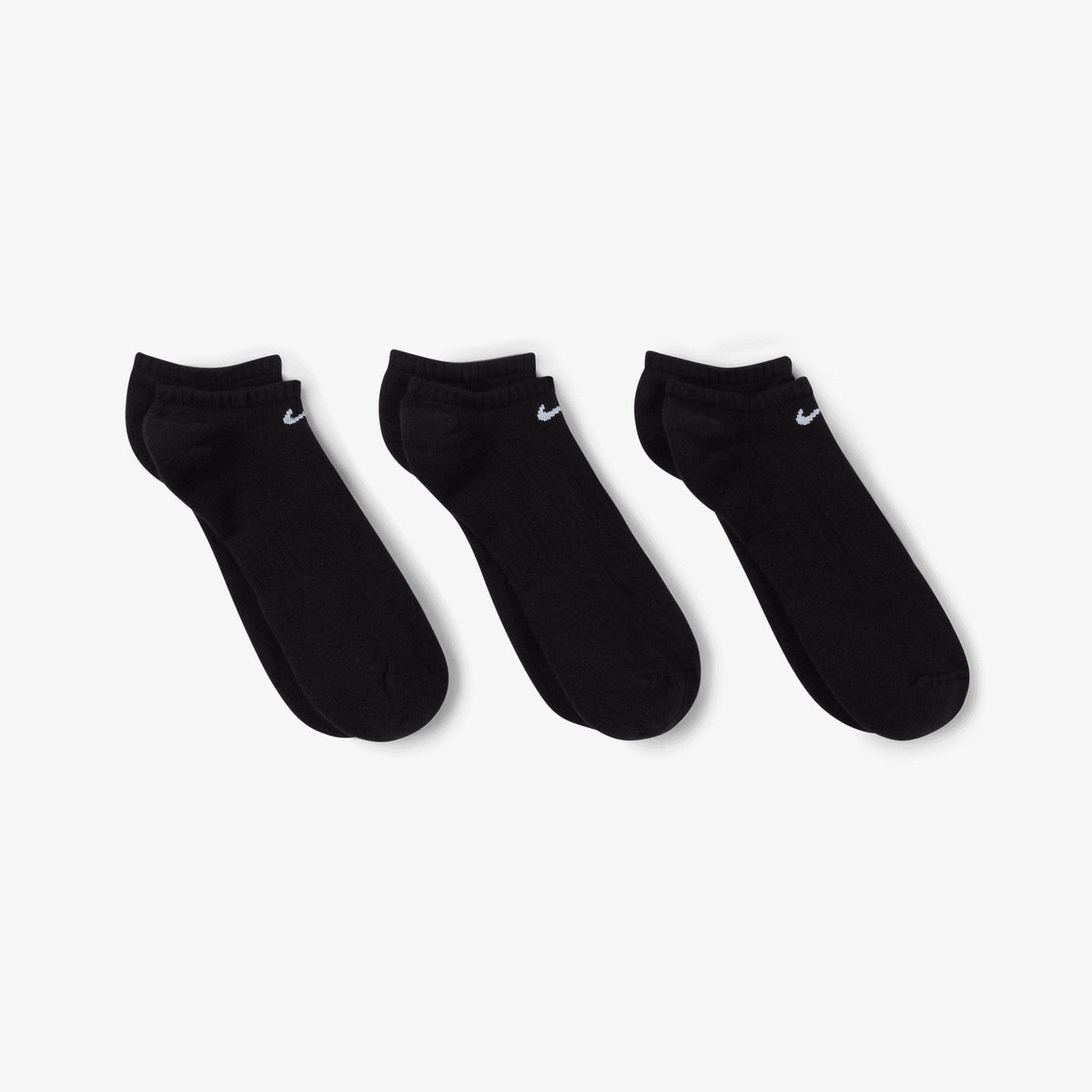 NIKE EVERYDAY CUSHIONED TRAINING NO-SHOW SOCKS { BLACK/WHITE