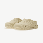 Crocs ECHO WAVE { BONE
