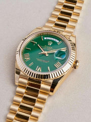 Rolex | Day-Date | 228238-0069 | Yellow gold | 40 mm | Yellow gold | Green | Automatic