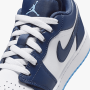 JORDAN | AIR JORDAN 1 LOW (GS) { MIDNIGHT NAVY/UNIVERSITY BLUE-WHITE