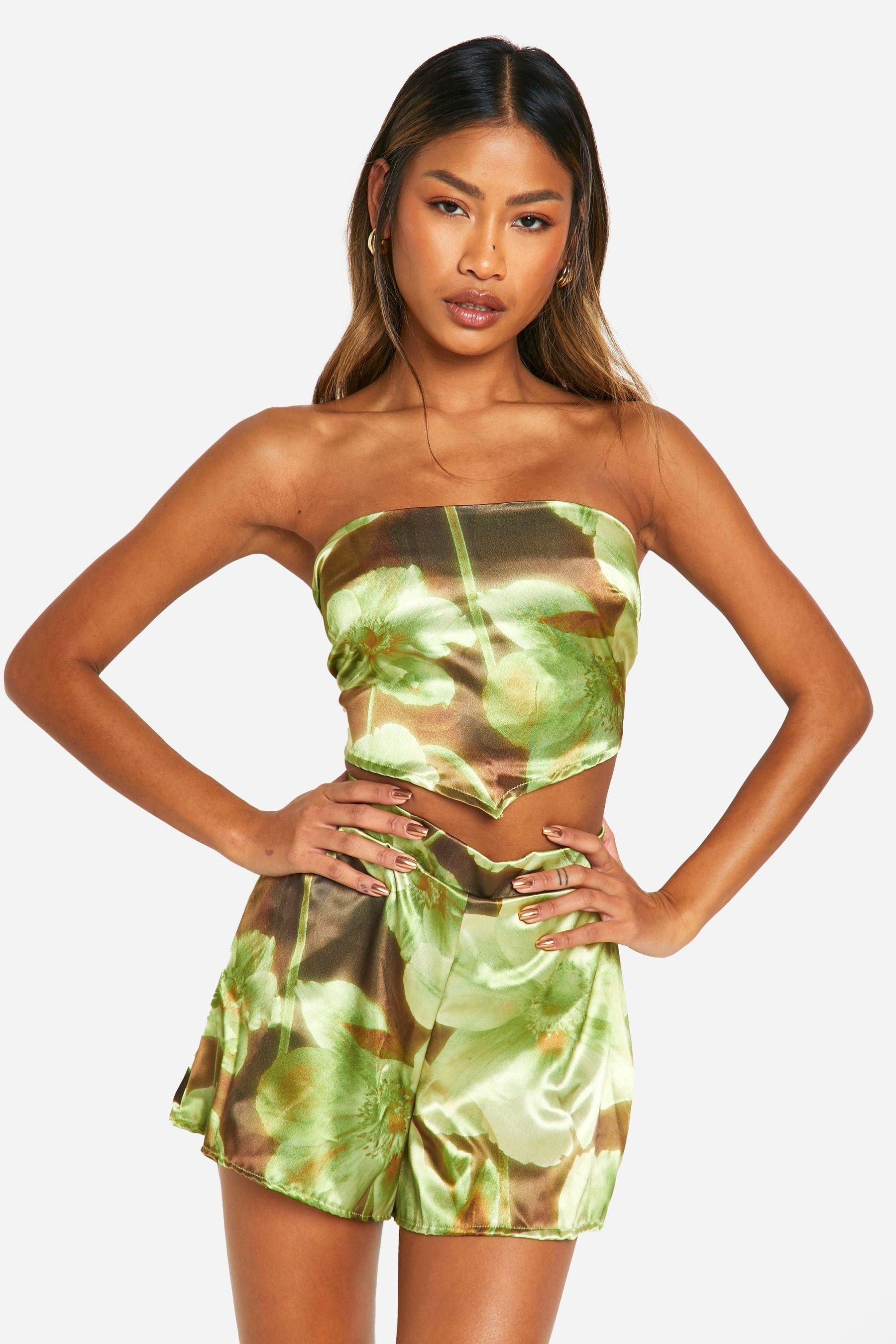 Blurred Floral Print Tie Handkerchief Top